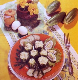 Рецепт - Огурцы, фаршированные яйцами
