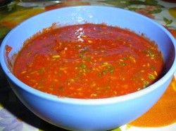 Рецепт - Соус из помидоров с маслинами (песто)