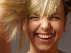 Смех помогает бороться с болью